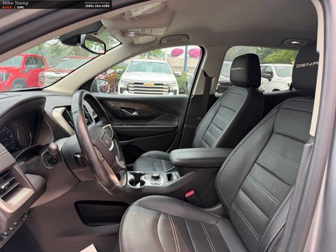 Used 2024 GMC Terrain Denali AWD/4WD image 16