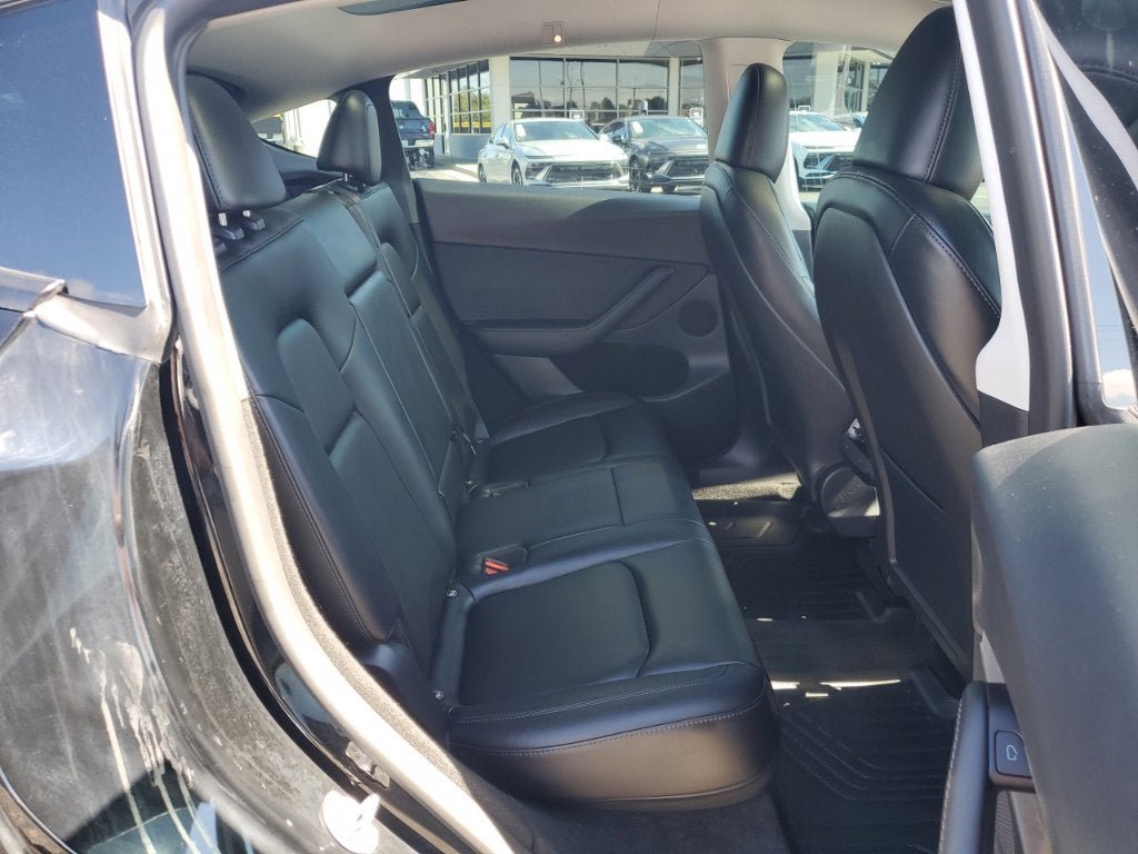 Used 2024 Tesla Model Y Performance AWD/4WD image 16