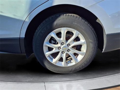 Used 2018 Chevrolet Equinox LT image 16