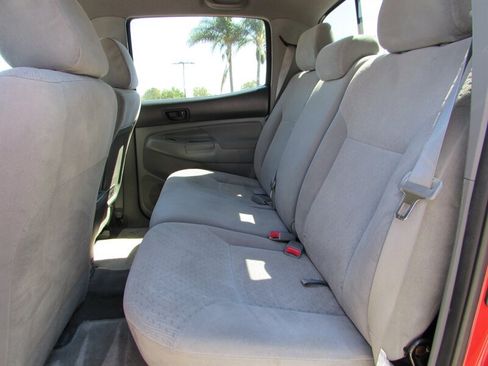 Used 2006 Toyota Tacoma PreRunner RWD image 11