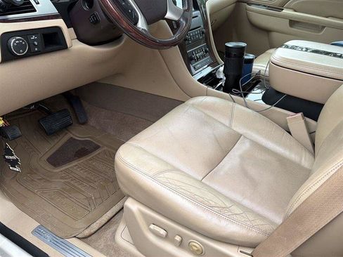 Used 2010 Cadillac Escalade ESV Premium RWD image 48