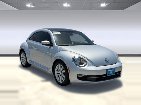 Used 2013 Volkswagen Beetle TDI FWD image 5