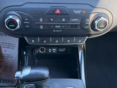 Used 2016 Kia Sorento SX image 28