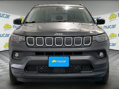 Used 2022 Jeep Compass Latitude w/ Mopar Graphics Package AWD/4WD image 2