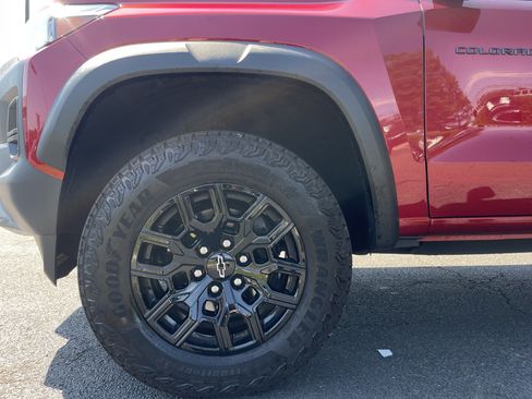 Used 2024 Chevrolet Colorado Trail Boss w/ Advanced Trailering Package AWD/4WD image 7