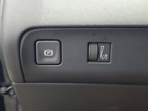 Used 2022 Buick Enclave Essence image 20