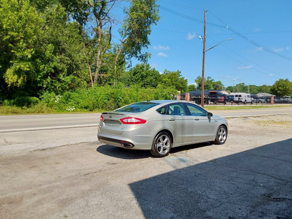 Used 2015 Ford Fusion SE w/ Equipment Group 201A FWD image 7