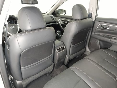Used 2017 Nissan Altima 2.5 SL w/ Moonroof Package FWD image 14