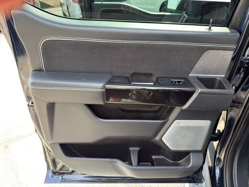 Used 2023 Ford F150 Lightning Platinum image 17