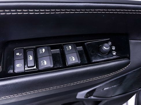 Used 2022 Jeep Wagoneer Series III w/ Premium Group I AWD/4WD image 19