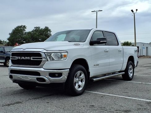 Used 2022 RAM 1500 Big Horn AWD/4WD image 3