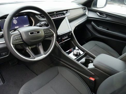 New 2025 Jeep Grand Cherokee Laredo AWD/4WD image 14