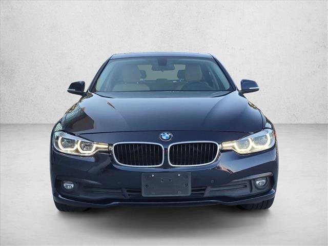 Used 2017 BMW 320i Sedan RWD image 2