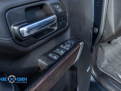 Used 2023 GMC Sierra 2500 Denali w/ Denali Ultimate Package image 12