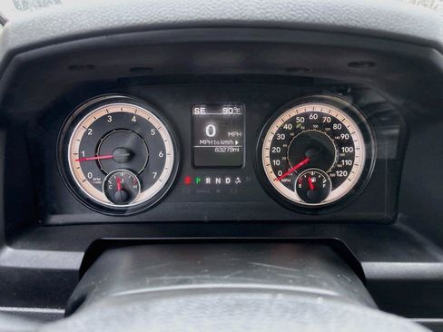 Used 2018 RAM 1500 Express RWD image 12
