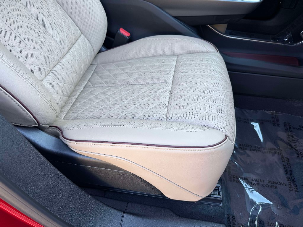 Used 2025 Cadillac Lyriq Sport w/ Nappa Leather Package AWD/4WD image 15