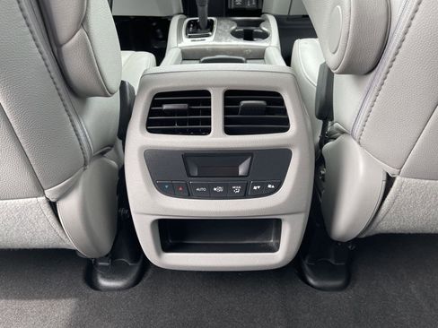 Used 2017 Honda Pilot EX-L image 16