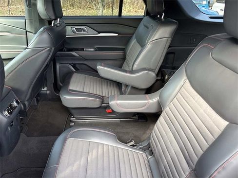 Certified 2025 Ford Explorer ST-Line w/ Premium Package image 18