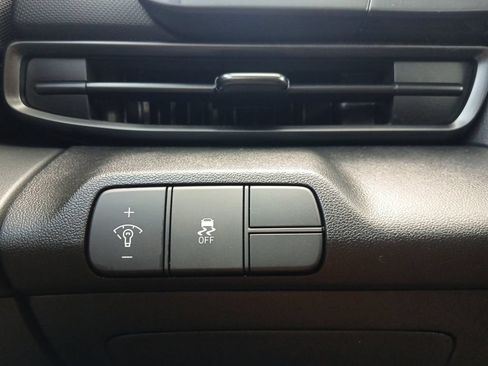 Used 2025 Hyundai Elantra Sport FWD image 19