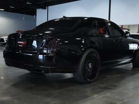 Used 2017 Rolls-Royce Ghost image 6