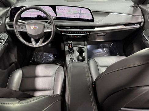 Used 2025 Cadillac XT4 Premium Luxury image 12