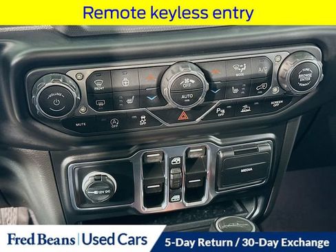 Used 2022 Jeep Gladiator Overland image 27