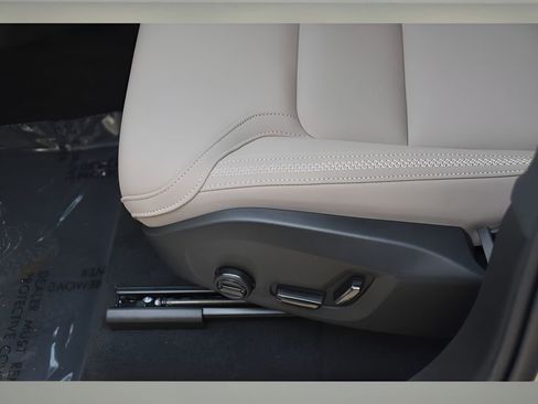 New 2026 Volvo XC90 B6 Plus w/ Protection Package Premier image 35