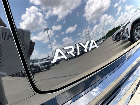 Used 2023 Nissan Ariya FWD image 29