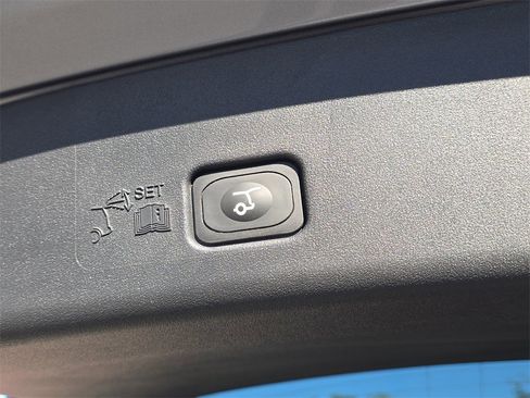 Certified 2024 Lincoln Nautilus Reserve w/ Equipment Group 203A image 9