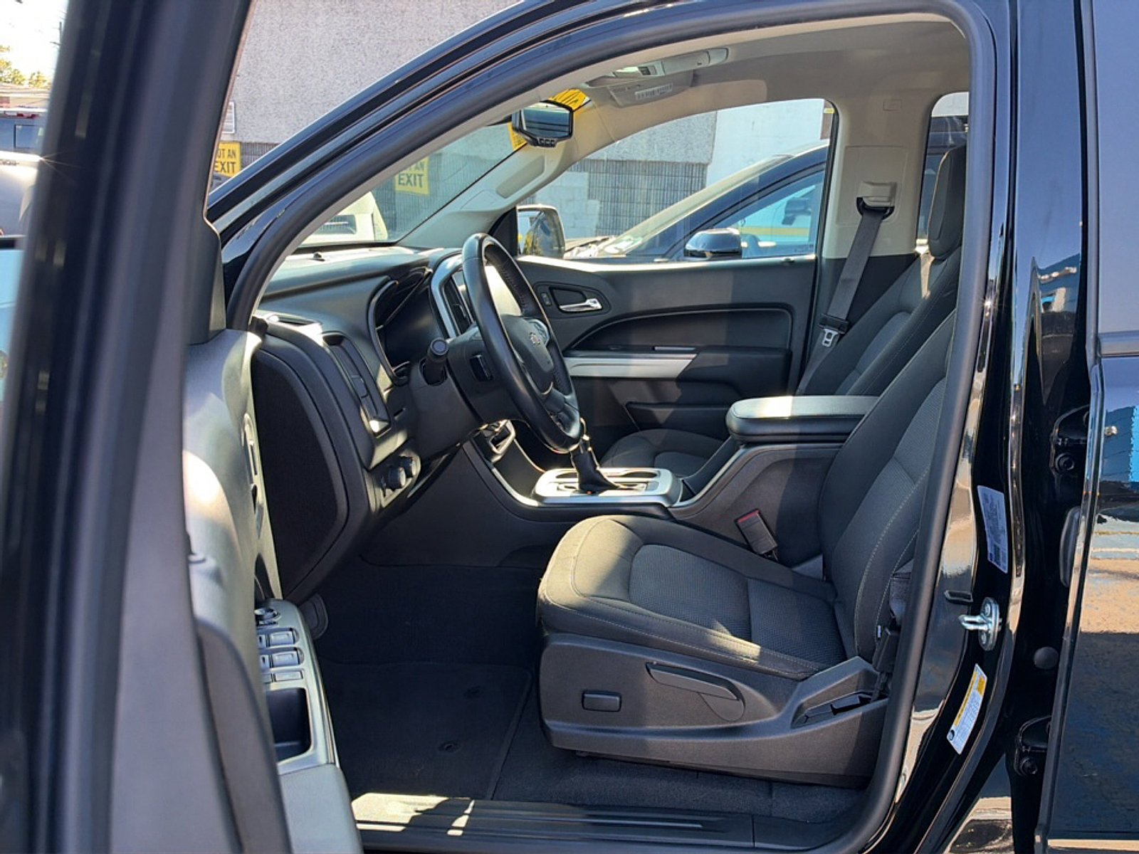 Used 2022 Chevrolet Colorado LT w/ Safety Package AWD/4WD image 12