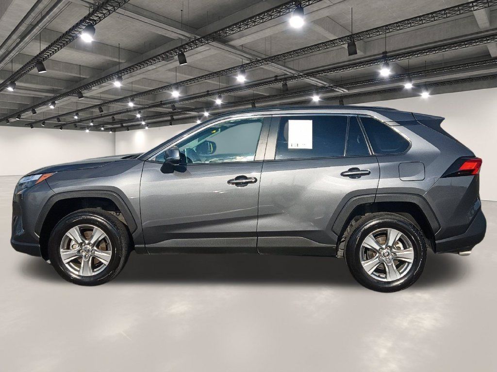 Used 2025 Toyota RAV4 XLE FWD image 13