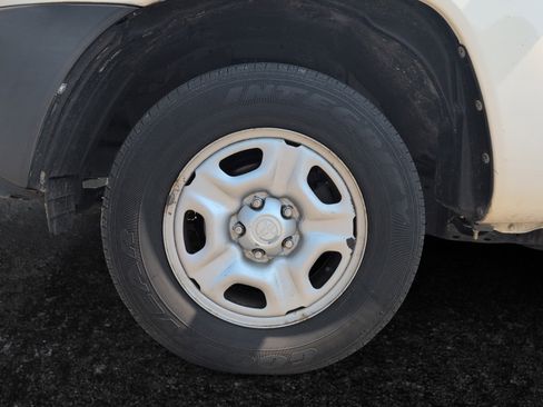 Used 2012 Toyota Tacoma 2WD Regular Cab image 21