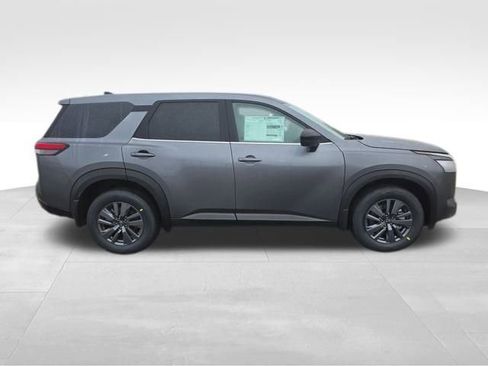 New 2025 Nissan Pathfinder S image 8
