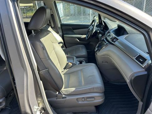 Used 2015 Honda Odyssey Touring image 18