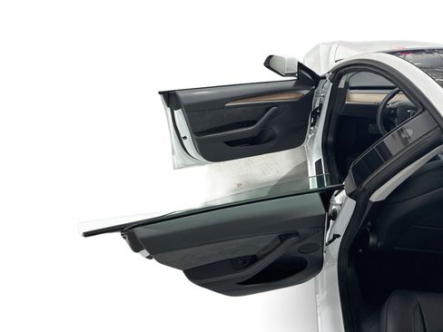 Certified 2023 Tesla Model 3 Standard Range RWD image 10