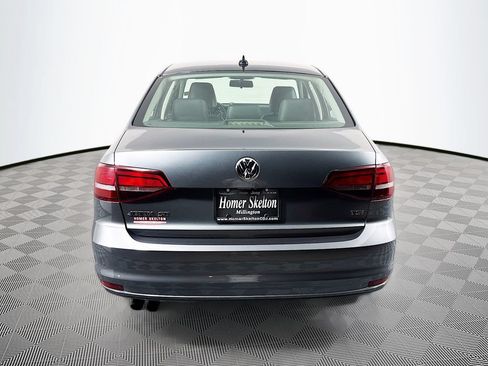 Used 2017 Volkswagen Jetta SE FWD image 6