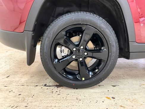 New 2025 Jeep Grand Cherokee Limited w/ Black Appearance Package image 10