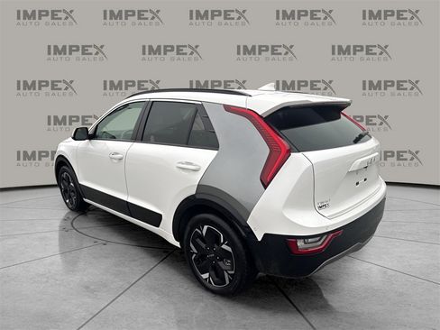 Used 2023 Kia Niro Wave w/ Wave Preserve Package image 3