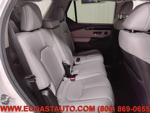 Used 2025 Honda Pilot Touring image 16