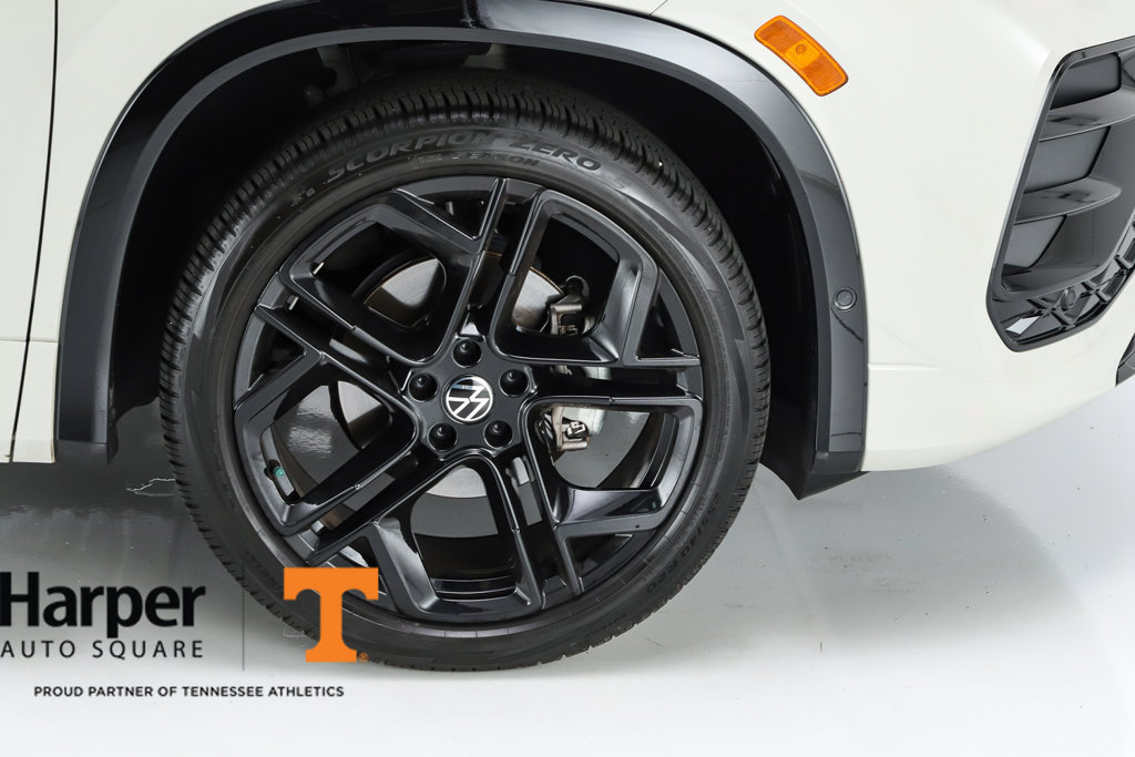 Used 2025 Volkswagen Tiguan SE R-Line FWD image 14