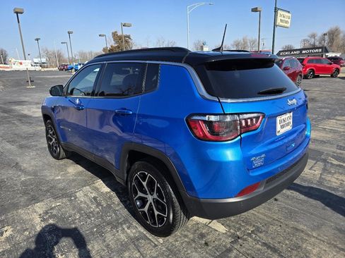 Used 2024 Jeep Compass Limited image 7