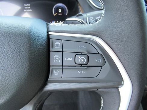 New 2026 Jeep Grand Cherokee L 4WD image 24