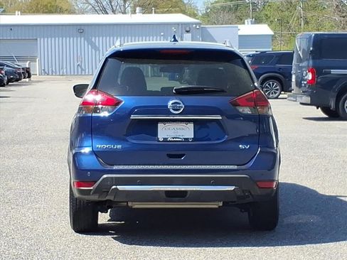 Used 2020 Nissan Rogue SV image 8