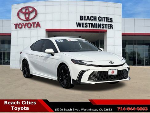 Certified 2025 Toyota Camry SE image 2