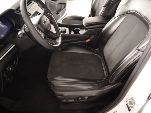 Used 2024 Jeep Grand Cherokee L Laredo image 11