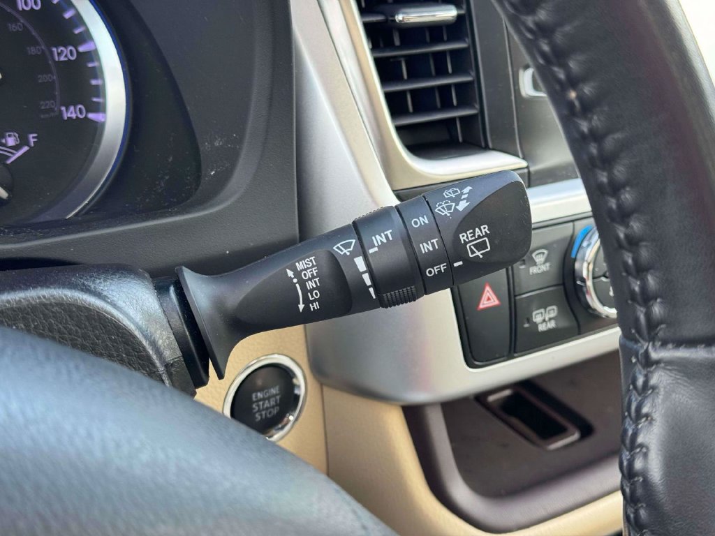 Used 2019 Toyota Highlander XLE AWD/4WD image 26