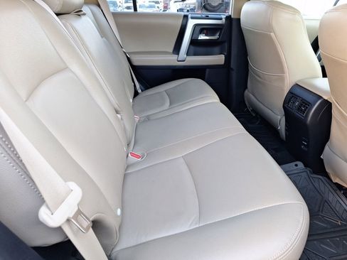 Used 2014 Toyota 4Runner SR5 image 30