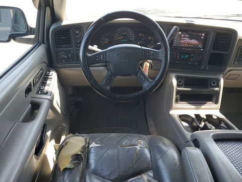 Used 2005 Chevrolet Tahoe Z71 w/ Preferred Equipment Group AWD/4WD image 16