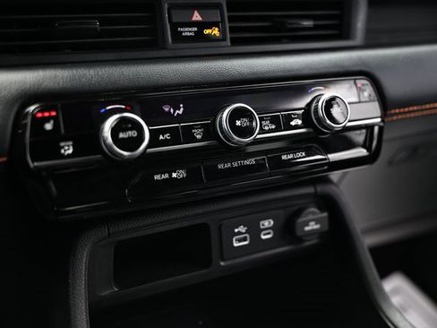 Used 2024 Honda Pilot TrailSport image 38