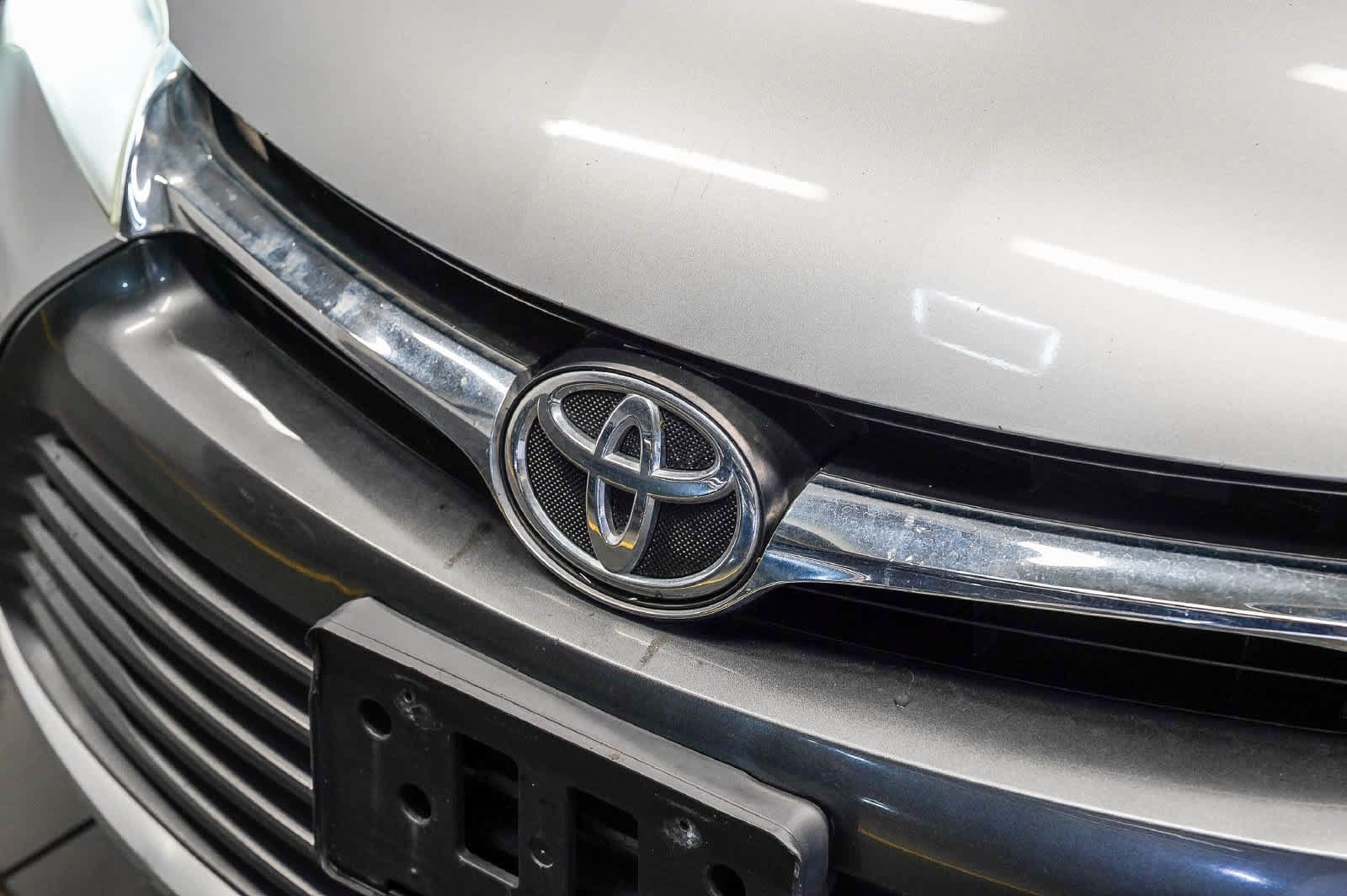 Used 2016 Toyota Camry LE FWD image 8